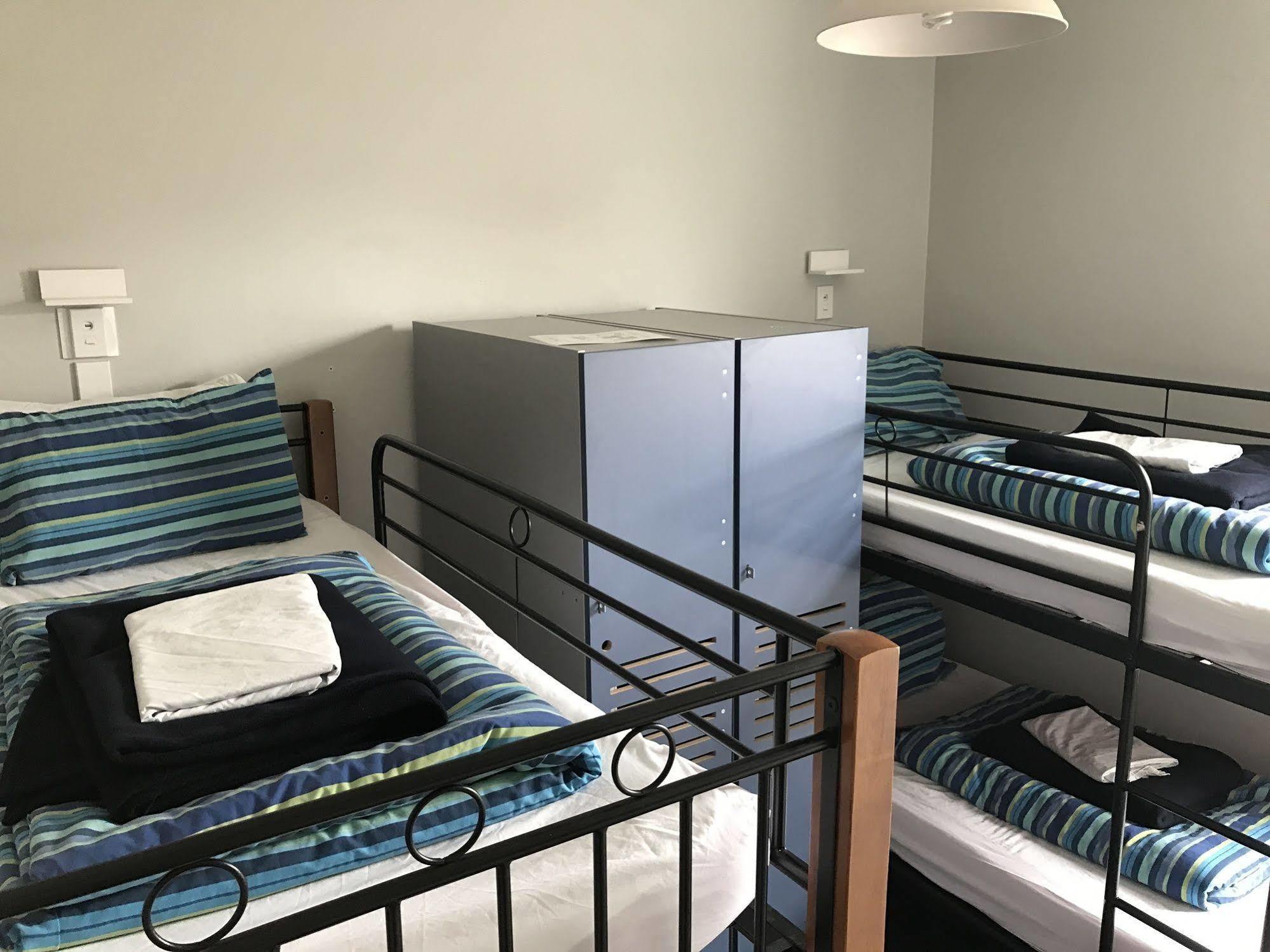 Haka House Christchurch Eksteriør bilde A typical hostel room