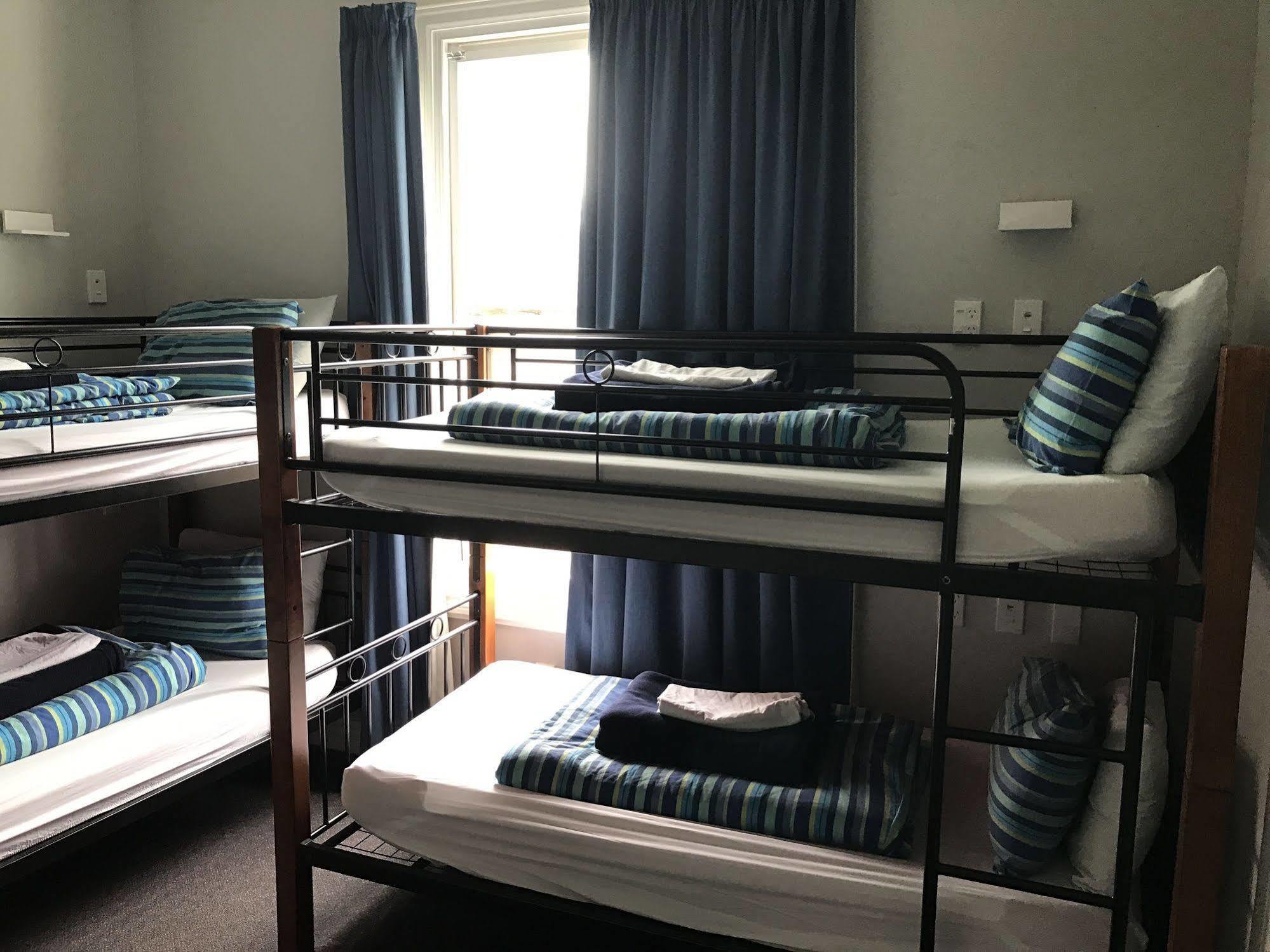 Haka House Christchurch Eksteriør bilde A typical room at a hostel