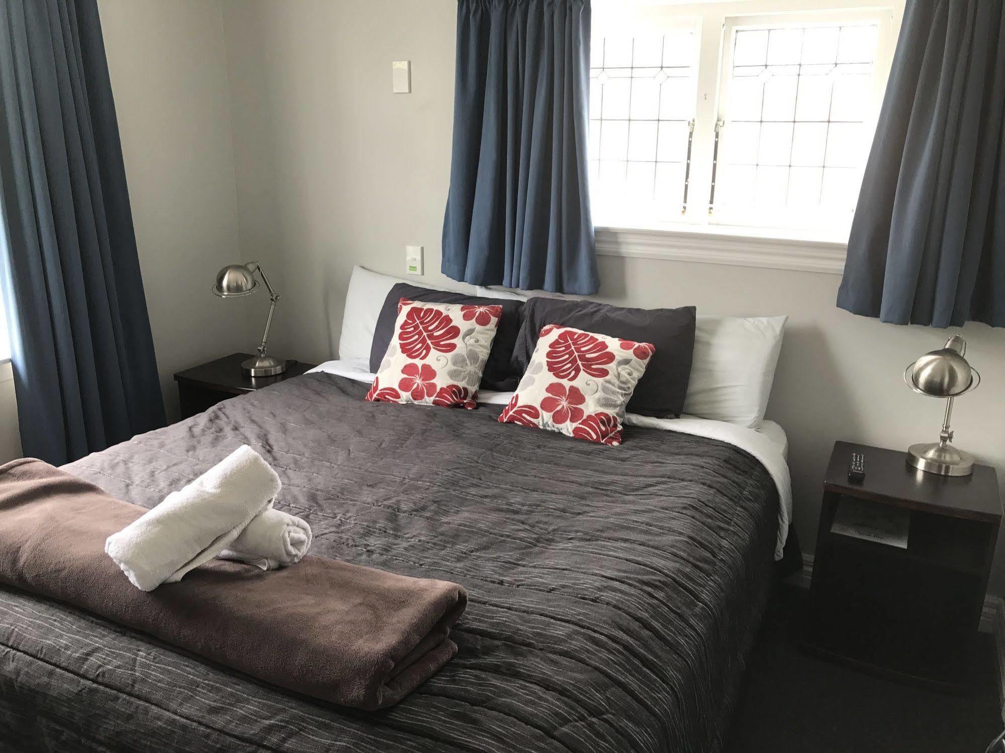 Haka House Christchurch Eksteriør bilde A bedroom at the hotel